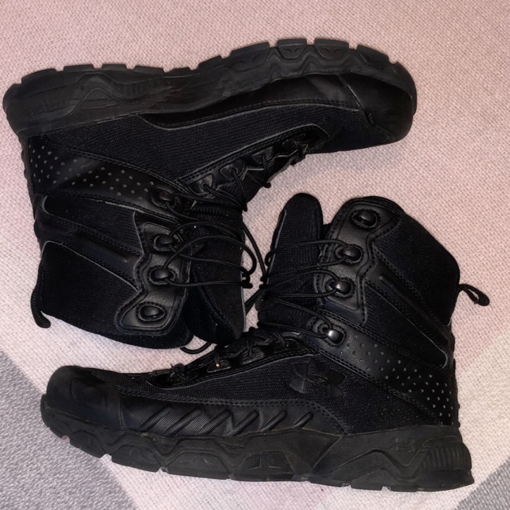 Women Under Armour Boots 🥾